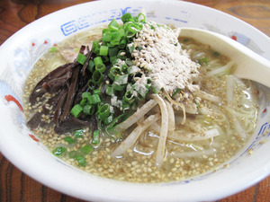 9ラーメン500円@堤飯店