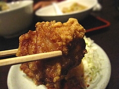 22ランチ:小さい中華丼セット唐揚げアップ@ラーメン居酒屋・長浜将軍・門
