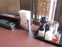 8店内:卓上@博多ラーメンこじま亭・那珂川店