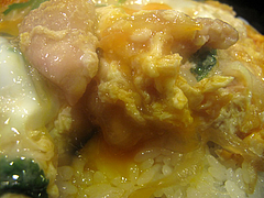 11ランチ：親子丼の卵＠水炊き・新三浦・天神ビル