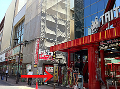 外観:パチンコ屋とゲームセンターの間@楽勝ラーメン・新天町・天神