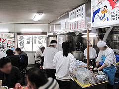 店内@元祖長浜屋