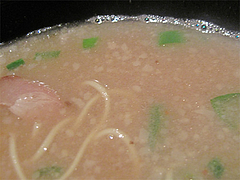 料理:黒龍ラーメンのこってり豚骨スープアップ@黒龍らーめん・博多区千代