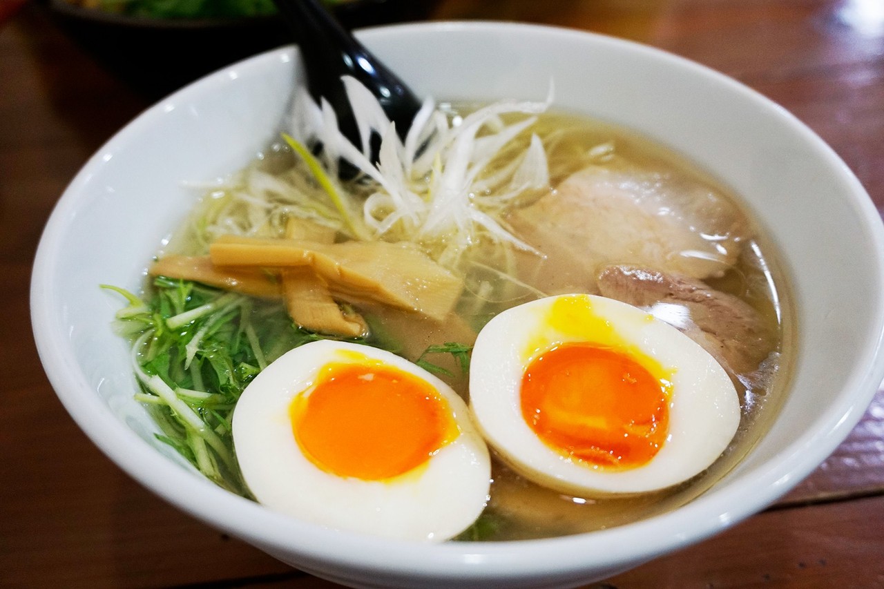 博多おんな節。:【福岡】鶏がら清湯系の塩ラーメン＆味噌 ...