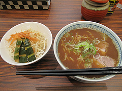 6ランチ:カレー中華そば500円・サラダ100円@牛煮込みカレー食堂・ラグーK・清川サンロード商店街