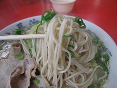 料理:ラーメン・カタ麺1@元祖ラーメン長浜家・港