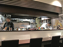 店内:カウンター席@BUTCHER・炭火焼フレンチ・ブッチャー・平尾