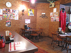 店内:テーブル席@拉麺空海・雑餉隈駅前店