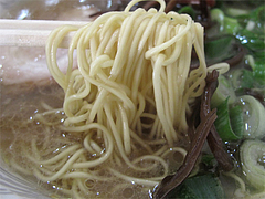 ランチ:ラーメン細麺@本格豚骨ラーメン・ばかうま・三角市場