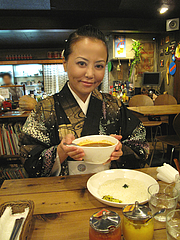 料理:カレーの大きさ@カレーショップ・ドゥニヤ・東比恵