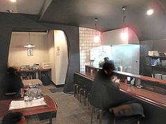3店内:カウンター・テーブル@つどい・長浜・ラーメン