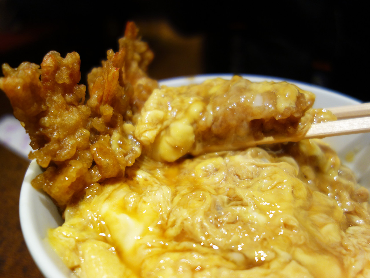博多おんな節 福岡 天神新天町アーケードの老舗蕎麦店の天丼 飛うめ