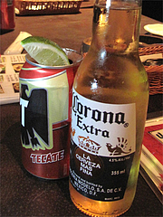 4コロナとテカテビール@メキシコ料理・エルボラーチョ・大名
