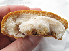 料理:老司饅頭の断面@和洋菓子店みつや・老司