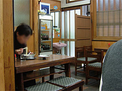 鍋焼きうどん『ことり』の店内1@愛媛・松山