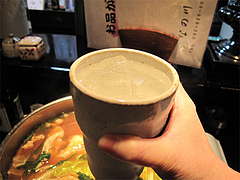 料理:芋焼酎の白波・水割り400円@牛もつ鍋なの川・福岡市中央区那の川