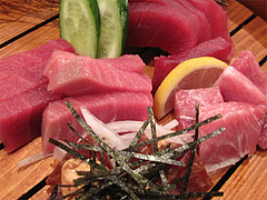 料理:天然本マグロの刺身盛り合わせアップ@大衆居酒屋・気晴れ屋