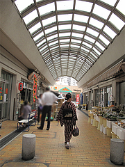 外観:市営千代大学通住宅商店街1@黒龍らーめん・博多区千代