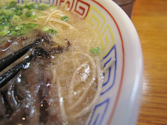 8ランチ:糸島豚豚骨ラーメンスープ膜@ラーメン・伊都商店