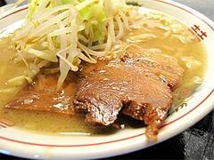 料理:ラーメン普通アップ@島系本店・舞鶴店