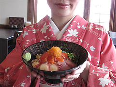 料理:海鮮丼880円@博多煮込み・うみくま家・大手門