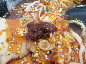 9豚骨麺辛