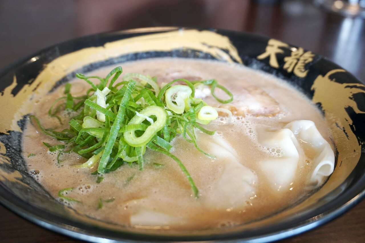 博多おんな節 福岡 志免ドラゴンロードの特濃豚骨 天龍ラーメン