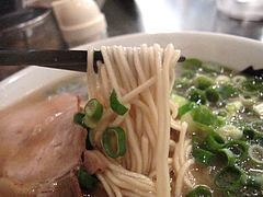 ランチ:ラーメン麺@博多長浜らーめん風び・中州川端店
