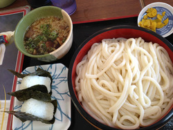 つけうどん3玉+おにぎり@鳴門うどん山川店