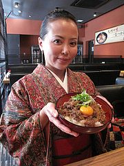1ランチ:馬肉どんぶりです。@だご汁&カフェ・阿蘇商會(商会)・マイステイズイン福岡天神南