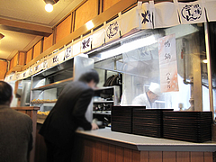 4店内:注文カウンター@因幡うどん・渡辺通店