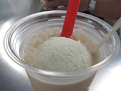 タピオカフロート420円(194+157kcal)@ディッパーダン・キャナルシティ博多