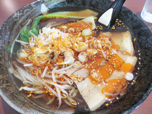 6中華旨辛豚骨麺680円