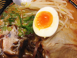 20ピリ辛味噌豚骨元氣ラーメン@三氣・姪浜大通り福重