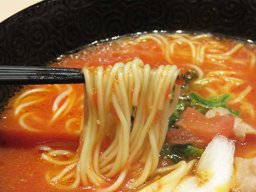 11トマトラーメン麺