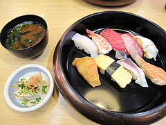 ランチ:500円鮨セット@回転寿司・博多玄海丸・野間