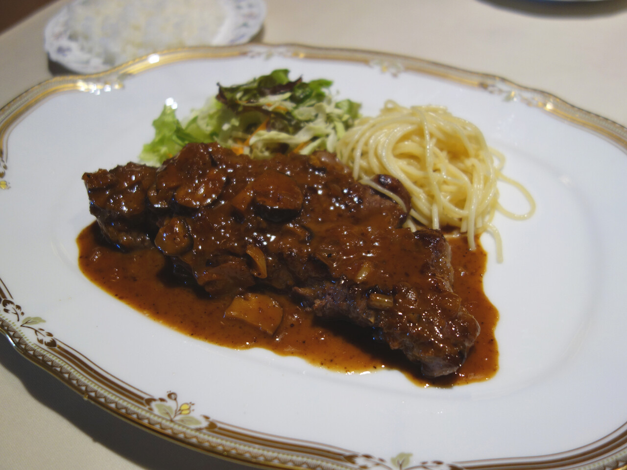 博多おんな節 福岡 喫茶店かと思ったら 飯塚の貴族の館で洋食ランチ ふらんす亭 博多おんな節 福岡 喫茶店かと思ったら 飯塚の貴族の館で洋食ランチ ふらんす亭