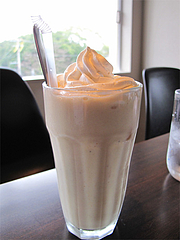 11カフェ:フレッシュバナナジュース@ドッグカフェレストラン・ワンパーク大濠店