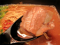ランチ:釜だれとんこつラーメン・釜煮込み焼豚@ラーメン一蘭・西通り店・天神