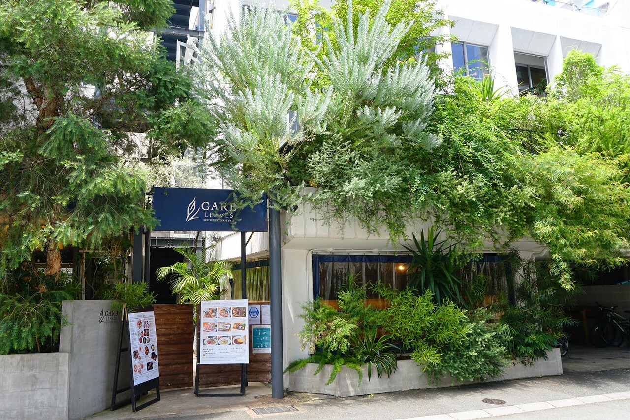 博多おんな節 福岡 博多駅前のテラス付きカフェレストラン ガーブリーブス