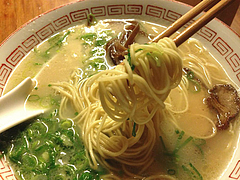 8ラー麦麺のラーメン@博多須崎屋台かじしか