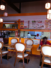 3店内:テーブル席@カレーレストラン・ナラヤン・インド料理・日田
