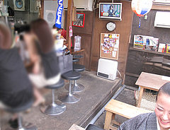 店内:カウンターとテーブル@博多一幸舎・高砂屋台店