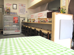 3店内:テーブル・カウンター@からあげ・ちゃんぽん・豊後家