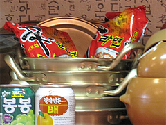 店内:部隊鍋(プデチゲ)用辛ラーメン@韓国家庭料理ソウル亭・高砂