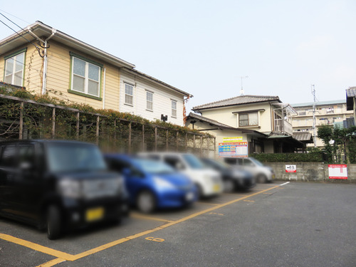 16駐車場40分100円