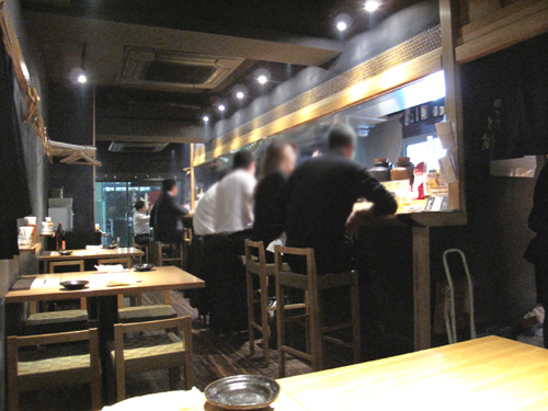 博多おんな節 宮崎は都城出身の鶏もも炭火焼き屋さん とり乃屋 西中洲