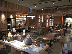 3店内:入り口側から@Brooklyn Parlor HAKATA(ブルックリンパーラー博多)・博多リバレイン