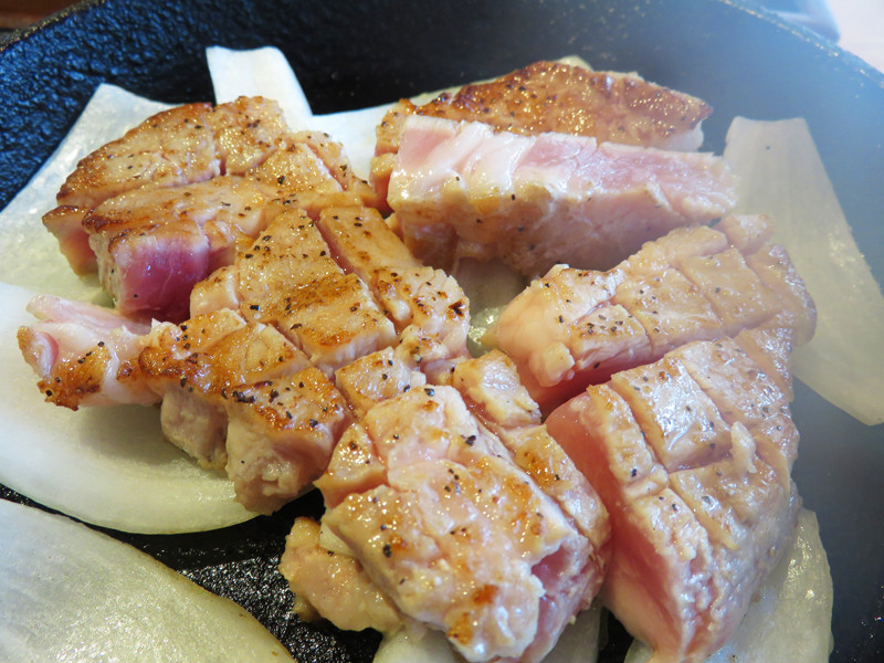 博多おんな節 福岡 焼き石でセルフ仕上げ レアのトンテキ定食 豚ステーキ かっちゃん