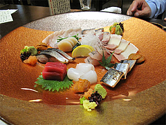料理:お刺身盛り+特選クジラ@西中洲しん進